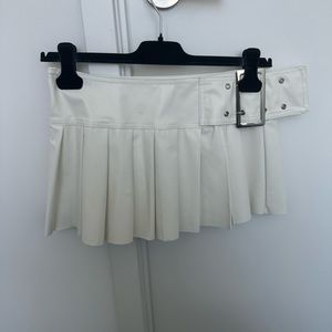 Dolls kill white mini skirt unworn
